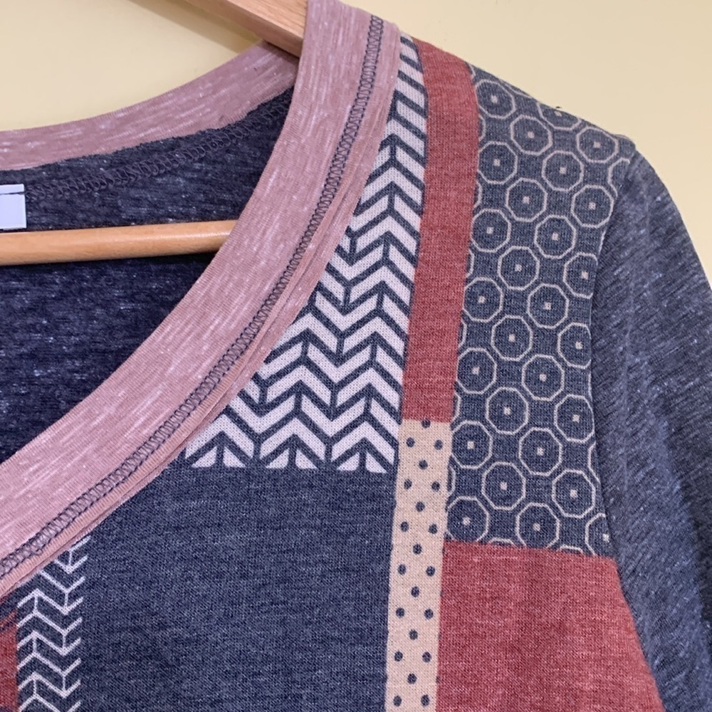 Ces Femme | NIP Charcoal Multi Color Block V-Neck Long Sleeve Top M - Picture 5 of 7